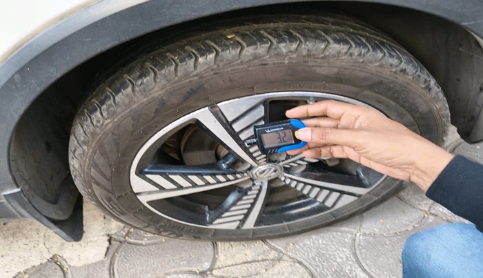 2021 MG ZS EV EXCITE, Electric, Automatic, 1,07,249 km, tyre