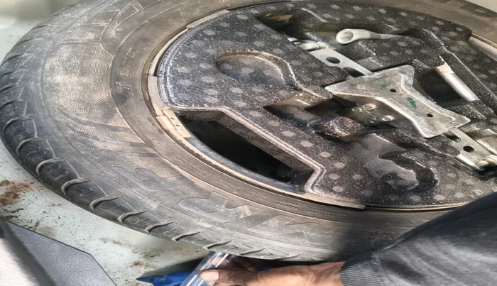 2018 Maruti Vitara Brezza VDI, Diesel, Manual, 28,917 km, tyre