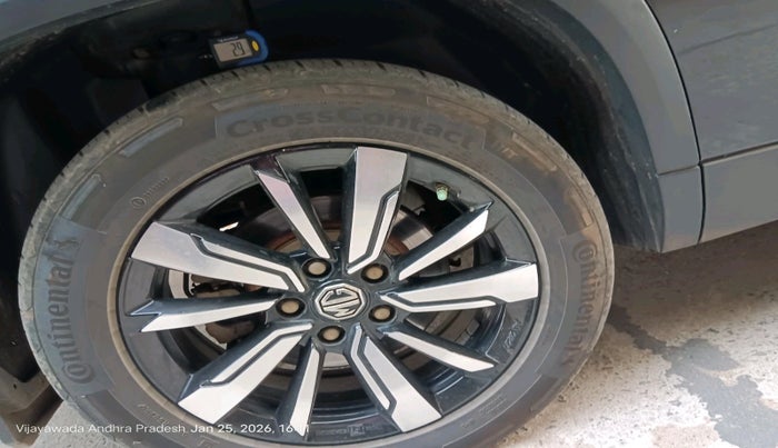 2020 MG HECTOR PLUS SHARP 2.0 DIESEL TURBO MT 6-STR, Diesel, Manual, 93,304 km, tyre