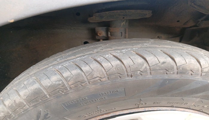 2015 Maruti Swift VDI, Diesel, Manual, 1,80,000 km, tyre