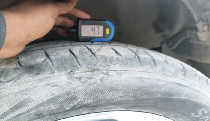 2017 Mahindra NUVOSPORT N8, Diesel, Manual, 1,52,410 km, tyre