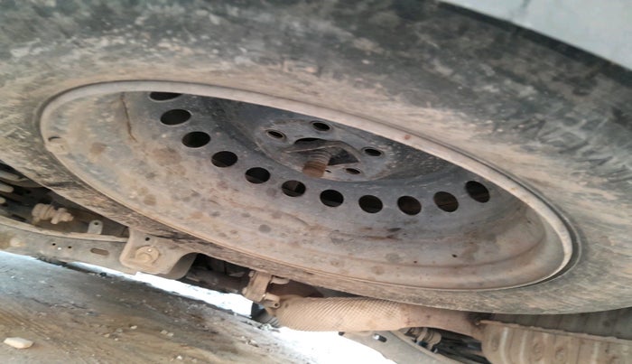 2021 Mahindra XUV700 AX 7 P AT 7 STR, Petrol, Automatic, 1,11,228 km, tyre