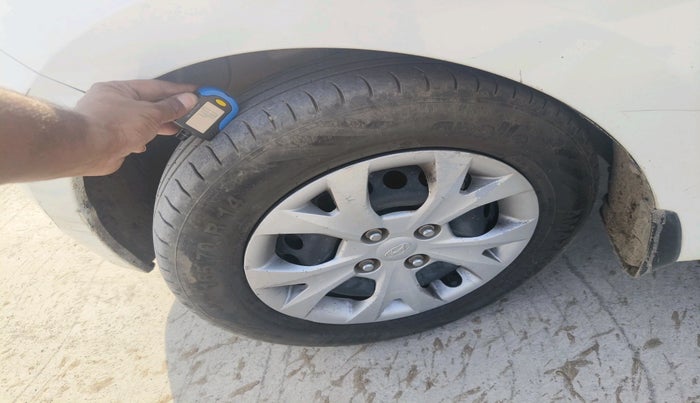 2016 Hyundai Grand i10 SPORTZ 1.1 CRDI, Diesel, Manual, 1,39,685 km, tyre