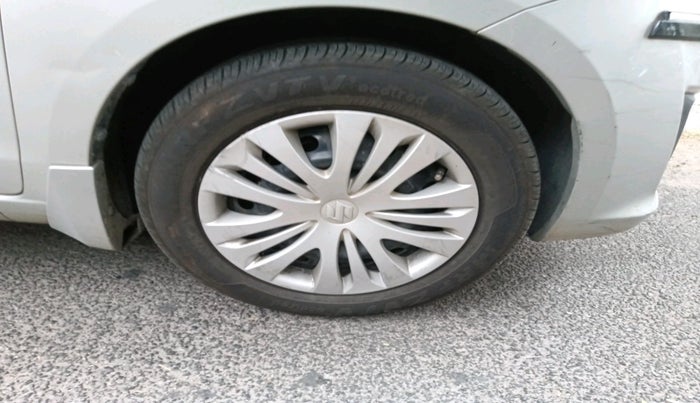 2013 Maruti Ertiga VXI ABS, Petrol, Manual, 59,591 km, tyre