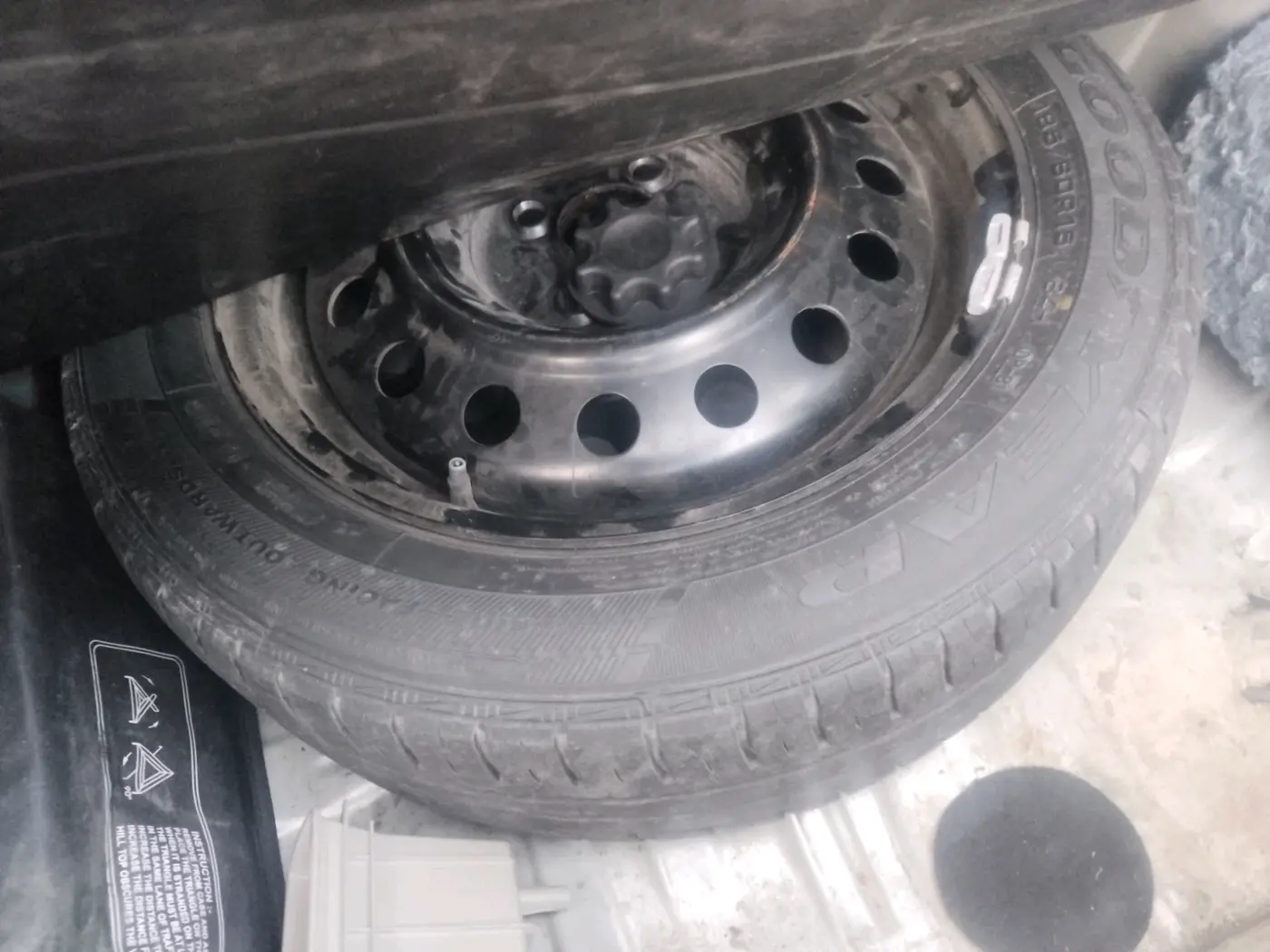 2015 Toyota Etios G, Petrol, Manual, 46,678 km, tyre