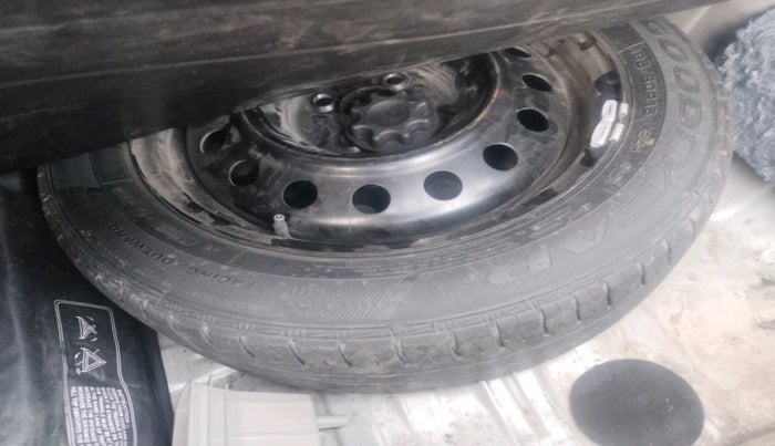 2015 Toyota Etios G, Petrol, Manual, 46,678 km, tyre