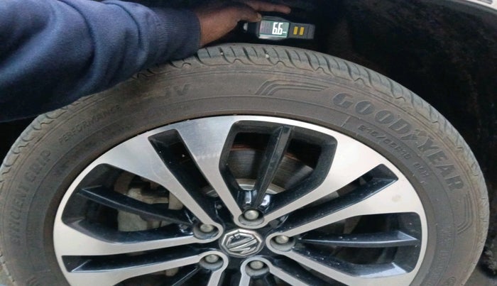 2022 MG HECTOR PLUS SHARP 1.5 PETROL TURBO HYBRID MT 6-STR, Petrol, Manual, 91,798 km, tyre