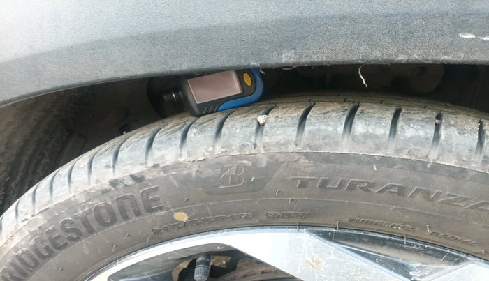 2022 Hyundai ALCAZAR 1.5 SIGNATURE (O) AT 7STR, Diesel, Automatic, 1,09,799 km, tyre