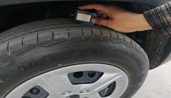 2024 KIA SELTOS  HTK 1.5 PETROL MT, Petrol, Manual, 7,100 km, tyre