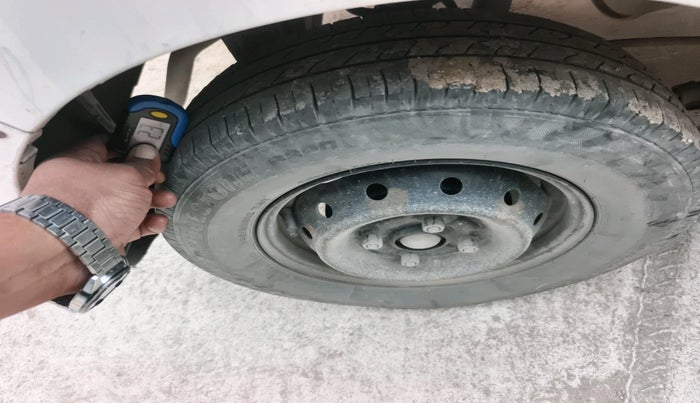 2017 Maruti Alto 800 LXI, Petrol, Manual, 1,02,040 km, tyre