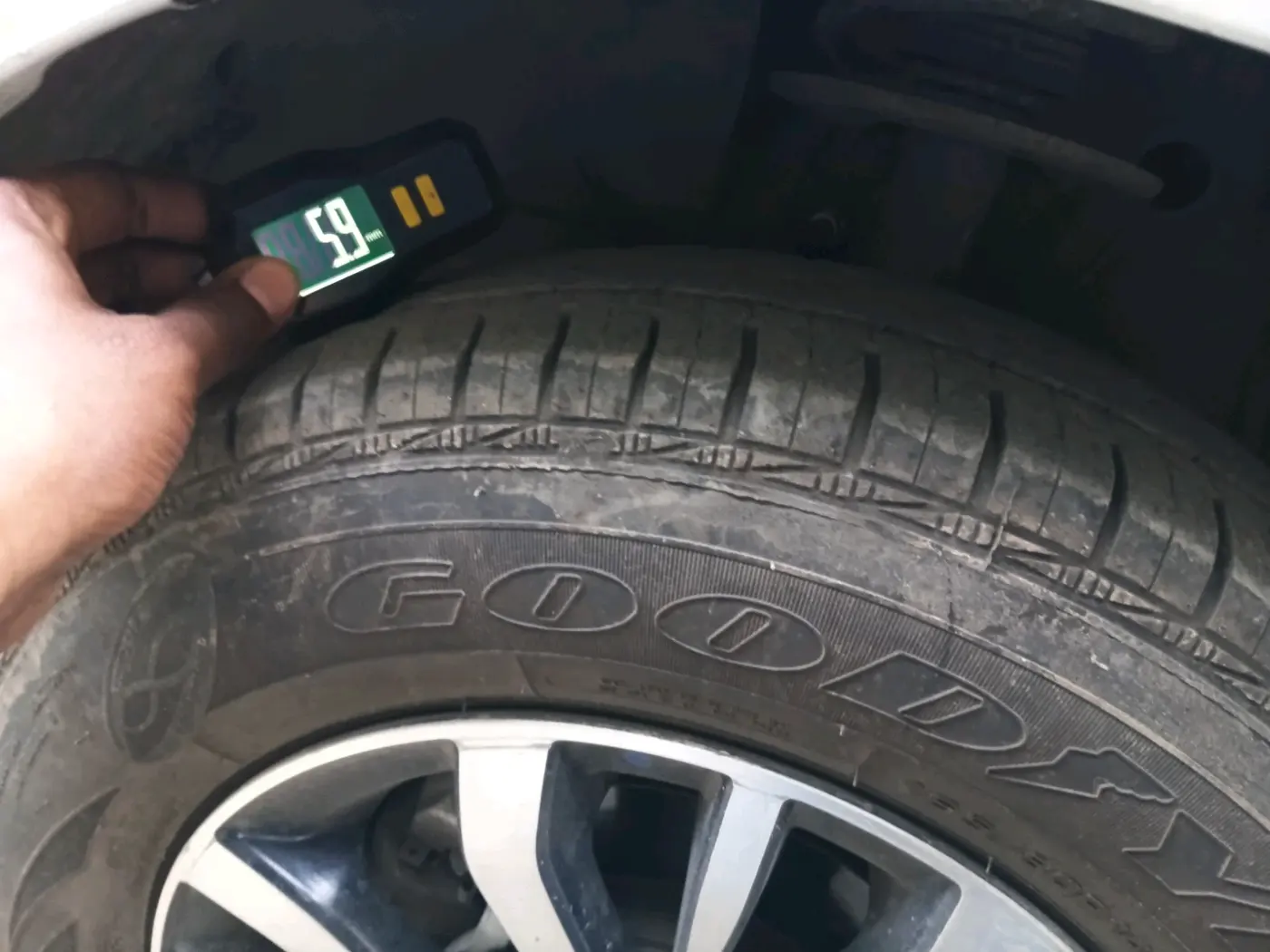 2022 Maruti Dzire VXI CNG, CNG, Manual, 1,87,304 km, tyre