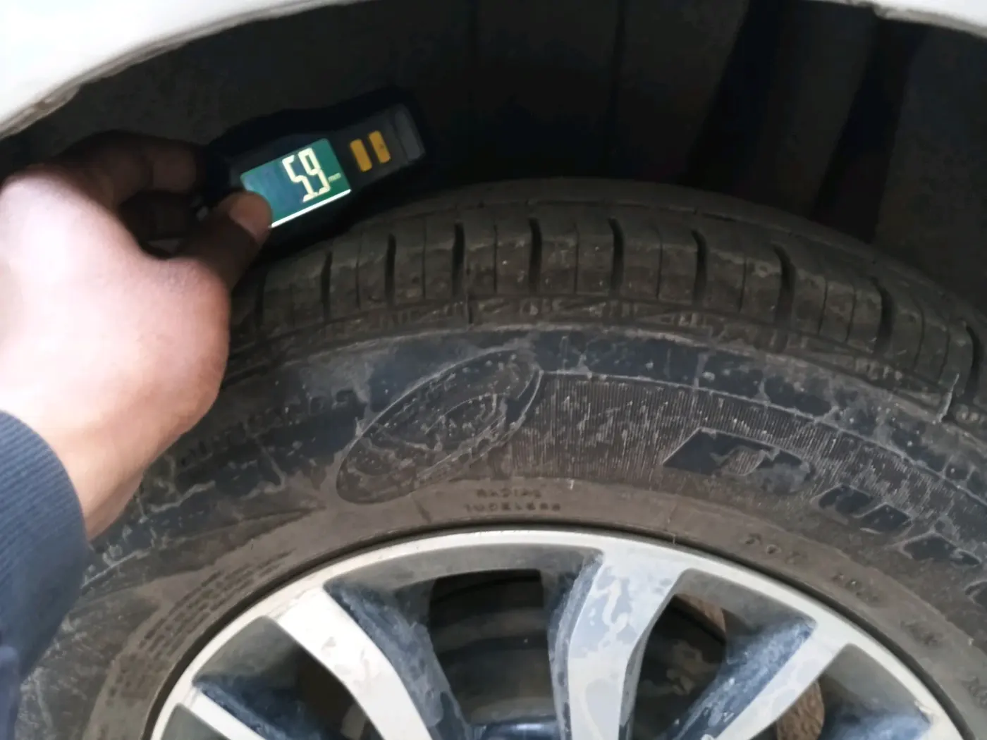 2022 Maruti Dzire VXI CNG, CNG, Manual, 1,87,304 km, tyre