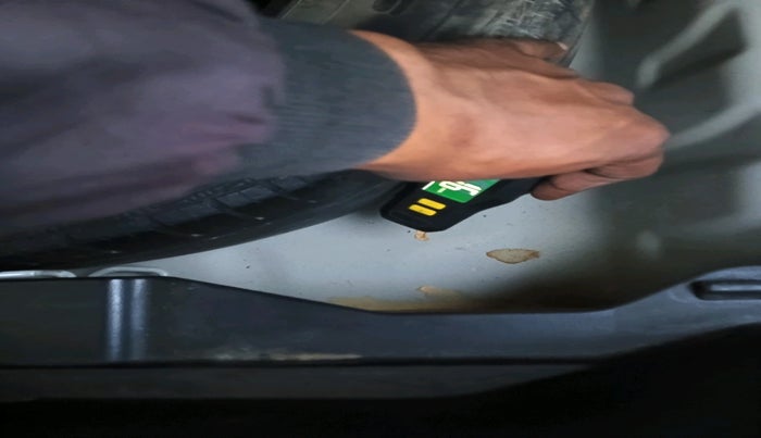 2022 Maruti Dzire VXI CNG, Petrol, Manual, 1,87,304 km, tyre