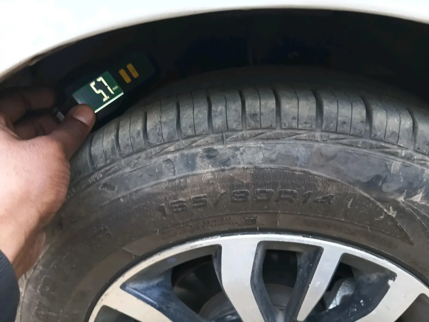 2022 Maruti Dzire VXI CNG, CNG, Manual, 1,87,304 km, tyre