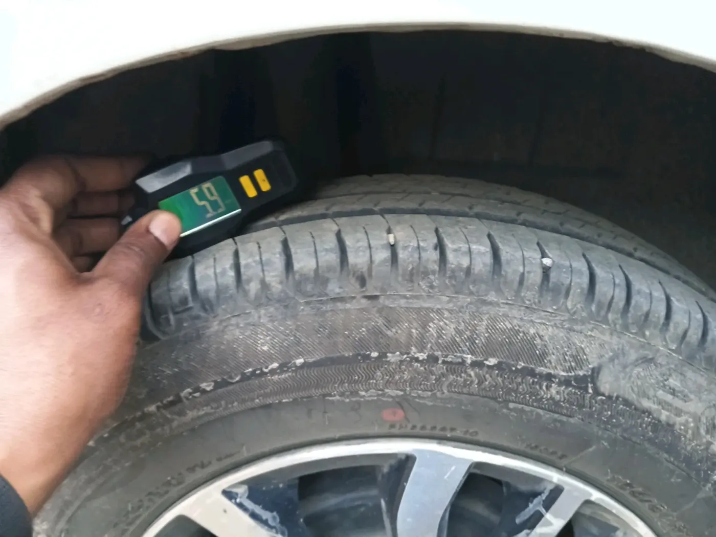 2022 Maruti Dzire VXI CNG, CNG, Manual, 1,87,304 km, tyre