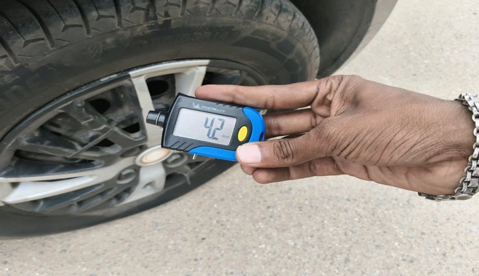 2017 Tata Tiago XZ PETROL, Petrol, Manual, 71,255 km, tyre