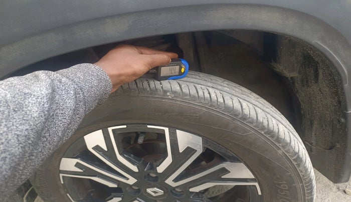 2023 Renault Kiger RXZ AMT, Petrol, Automatic, 24,746 km, tyre