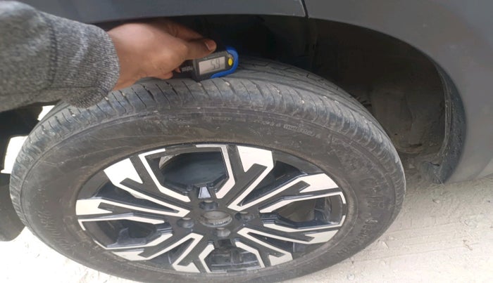 2023 Renault Kiger RXZ AMT, Petrol, Automatic, 24,746 km, tyre