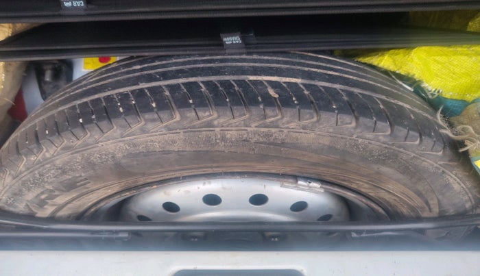 2021 Maruti New Wagon-R LXI CNG 1.0, CNG, Manual, 97,447 km, tyre