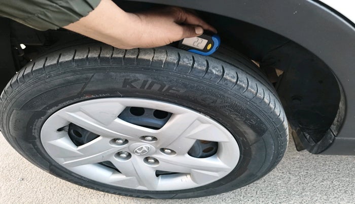 2019 Hyundai VENUE S 1.2, Petrol, Manual, 57,047 km, tyre