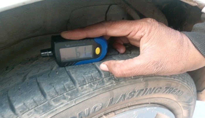 2013 Maruti Wagon R 1.0 LXI CNG, Petrol, Manual, 88,570 km, tyre