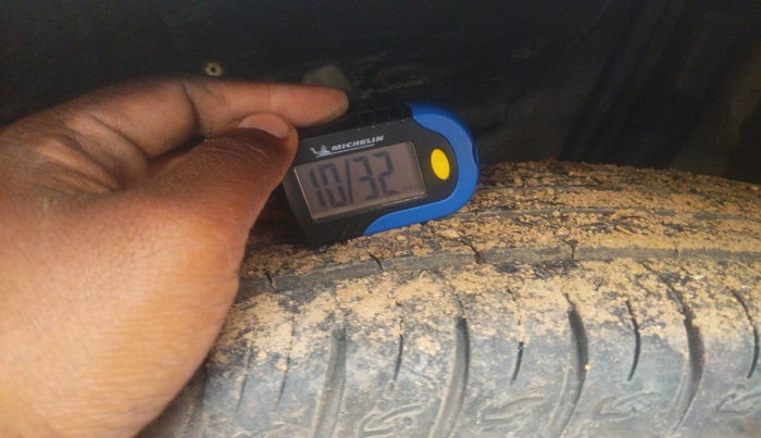 2019 Mahindra MARAZZO M6 8 STR, Diesel, Manual, 97,172 km, tyre