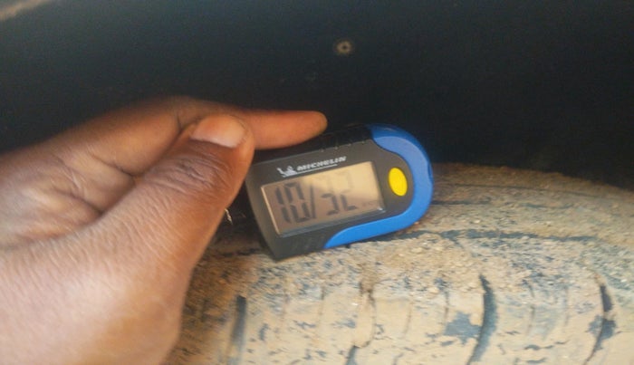 2019 Mahindra MARAZZO M6 8 STR, Diesel, Manual, 97,172 km, tyre