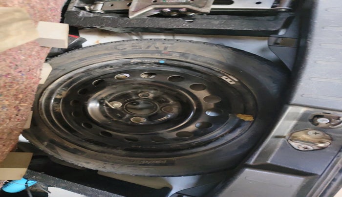 2018 Maruti Wagon R 1.0 VXI, Petrol, Manual, 53,691 km, tyre