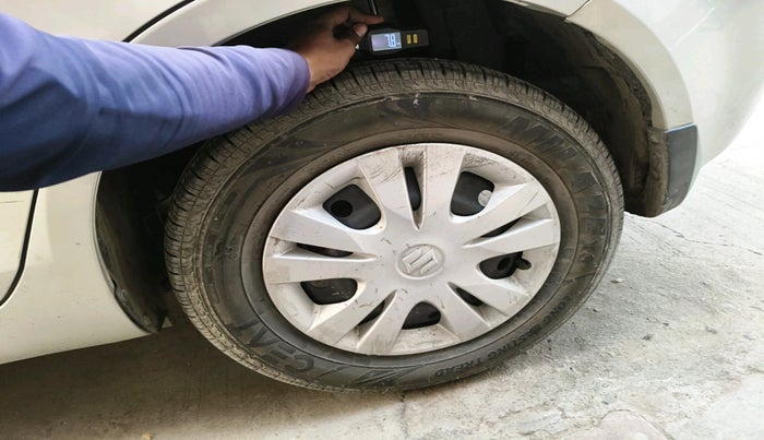 2013 Maruti Swift Dzire VXI, Petrol, Manual, 32,400 km, tyre