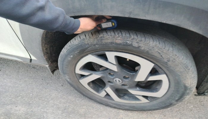 2022 Nissan MAGNITE XV DUAL TONE, Petrol, Manual, 46,087 km, tyre