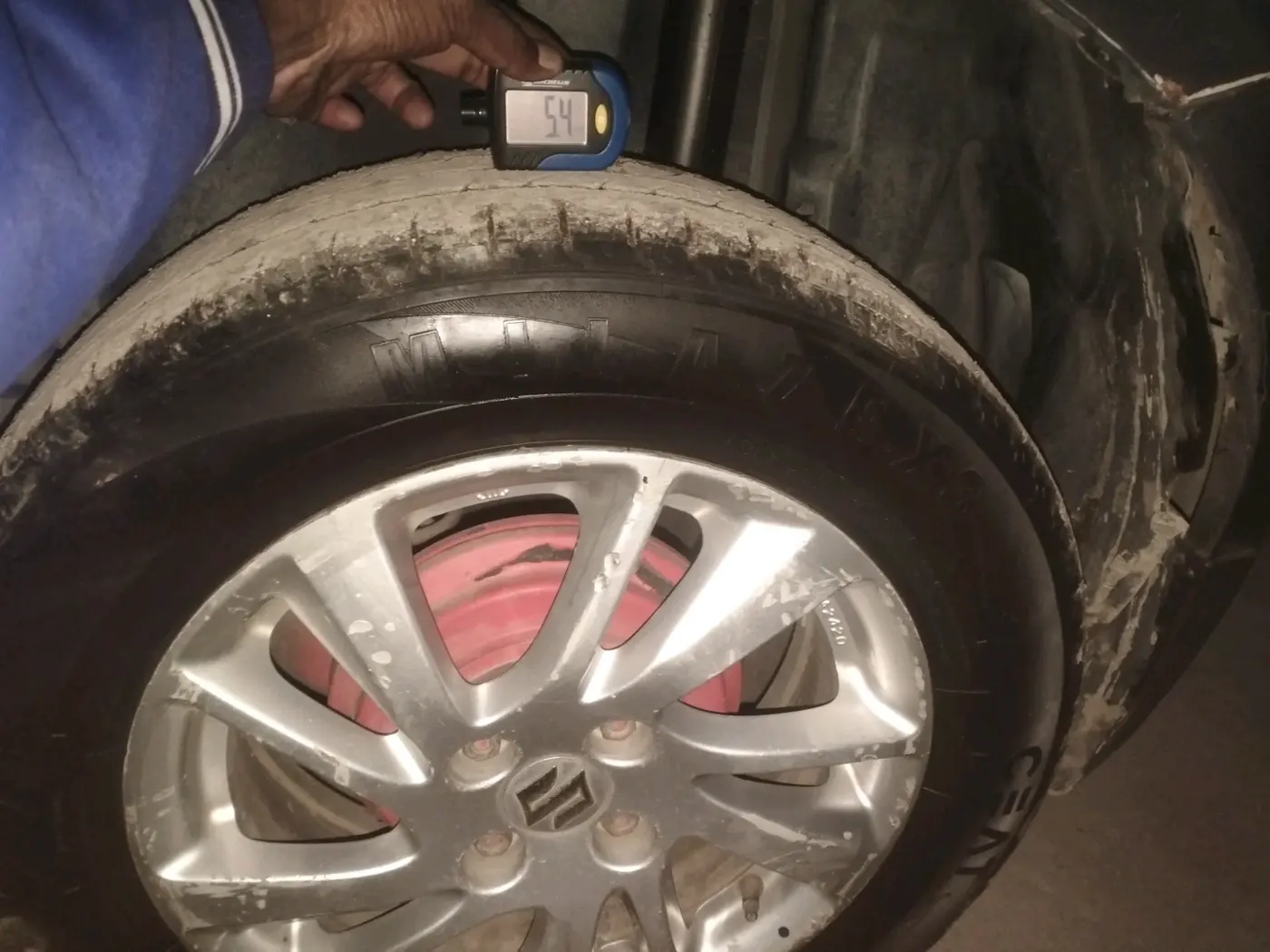 2015 Maruti Swift VDI, Diesel, Manual, 89,676 km, tyre