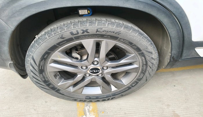 2021 KIA SELTOS HTX 1.5 DIESEL, Diesel, Manual, 1,47,970 km, tyre