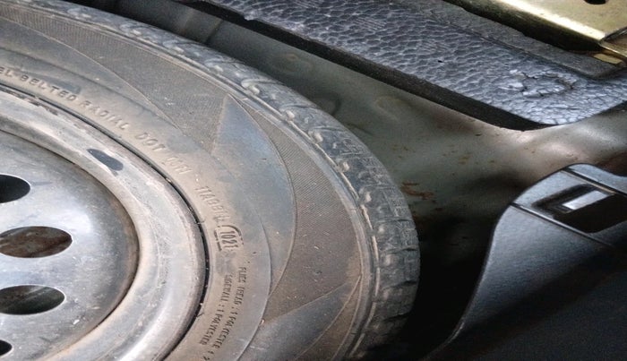 2015 Maruti Wagon R 1.0 VXI, Petrol, Manual, 66,296 km, tyre