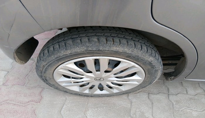 2015 Maruti Wagon R 1.0 VXI, Petrol, Manual, 66,296 km, tyre