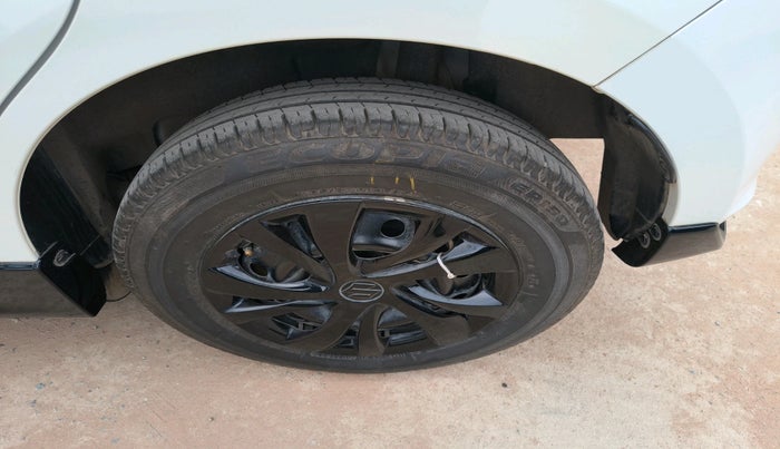 2023 Maruti Swift VXI AMT, Petrol, Automatic, 9,873 km, tyre