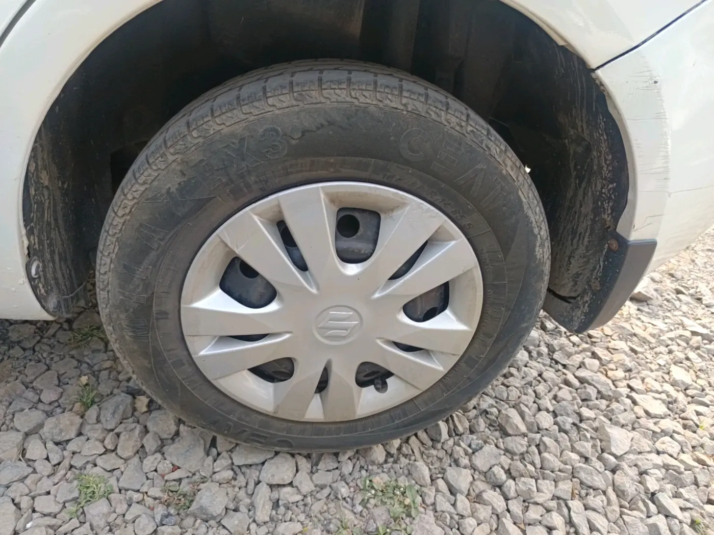 2014 Maruti Swift Dzire VXI, CNG, Manual, 1,48,893 km, tyre