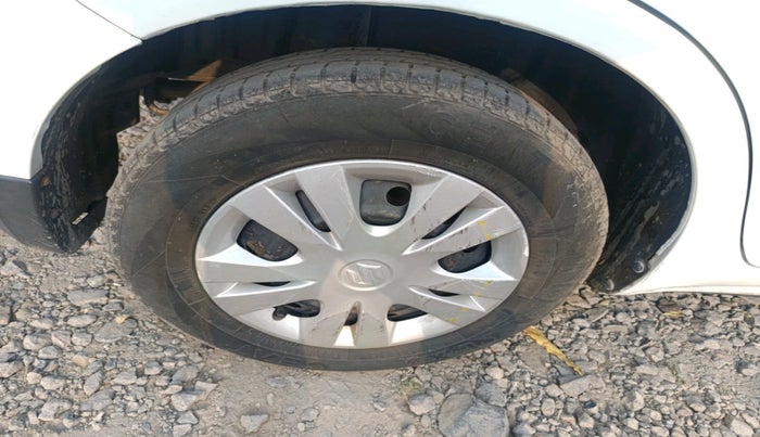 2014 Maruti Swift Dzire VXI, Petrol, Manual, 1,48,893 km, tyre