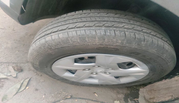 2022 Hyundai VENUE S 1.2, Petrol, Manual, 38,662 km, tyre