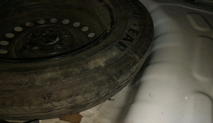 2022 Hyundai VENUE S 1.2, Petrol, Manual, 38,662 km, tyre