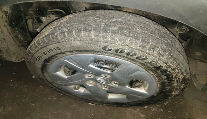 2022 Hyundai VENUE S 1.2, Petrol, Manual, 38,662 km, tyre