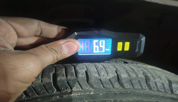 2011 Maruti Wagon R 1.0 LXI, Petrol, Manual, 51,788 km, tyre