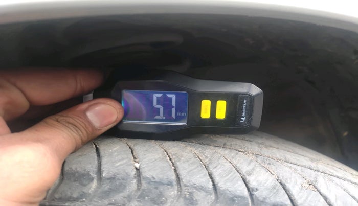 2016 Toyota Corolla Altis VL CVT PETROL, Petrol, Automatic, 90,000 km, tyre