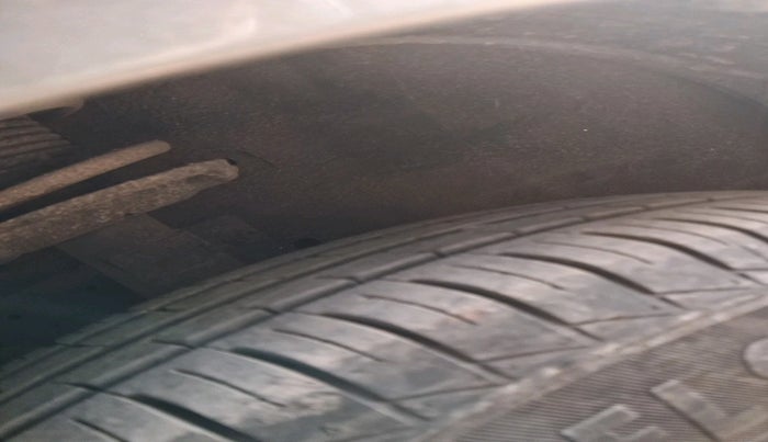 2017 Maruti Swift LXI (O), Petrol, Manual, 46,406 km, tyre