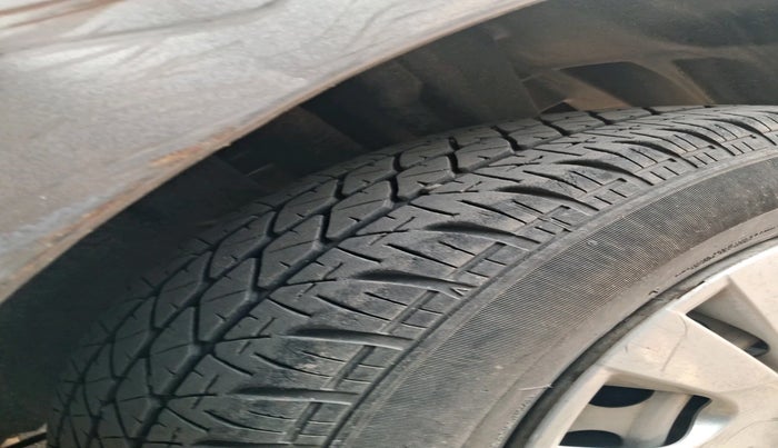 2017 Maruti Swift LXI (O), Petrol, Manual, 46,406 km, tyre