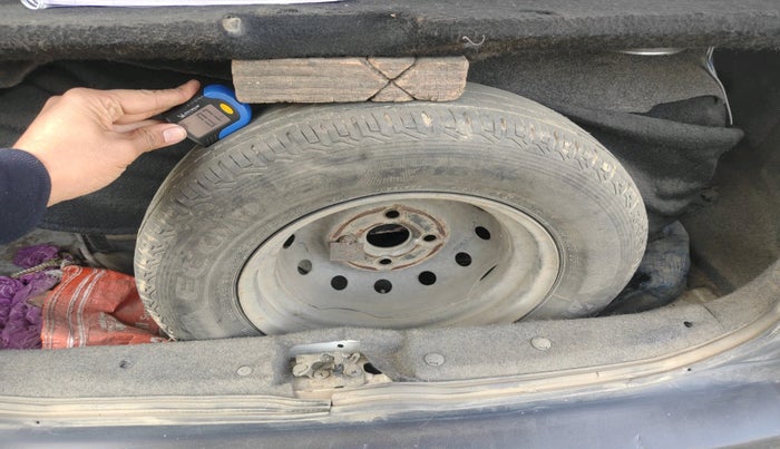 2011 Maruti Alto LXI, Petrol, Manual, 85,355 km, tyre