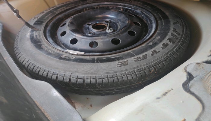 2013 Maruti Swift Dzire VXI, Petrol, Manual, 98,504 km, tyre