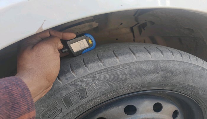 2013 Maruti Swift Dzire VXI, Petrol, Manual, 98,504 km, tyre