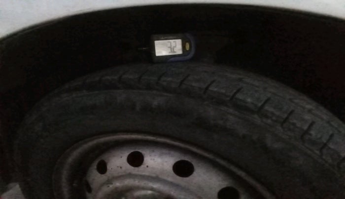 2015 Maruti Wagon R 1.0 LXI, Petrol, Manual, 91,043 km, tyre