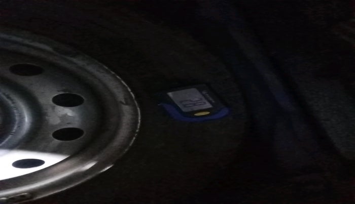 2015 Maruti Wagon R 1.0 LXI, Petrol, Manual, 91,043 km, tyre