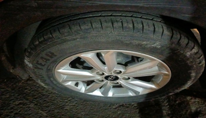 2015 Hyundai Creta SX PLUS 1.6 PETROL, Petrol, Manual, 48,332 km, tyre